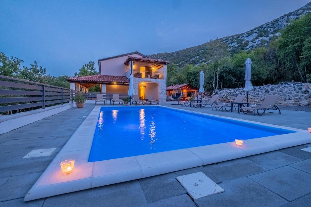 Amazing 4 Bedroom Villa With Swimming Pool And Wifi, Family Frendly 트리발즈 외부 사진