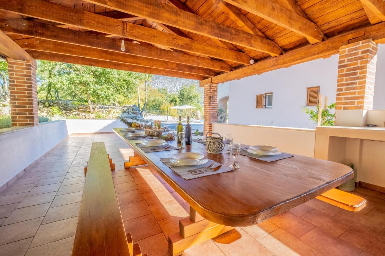Amazing 4 Bedroom Villa With Swimming Pool And Wifi, Family Frendly 트리발즈 외부 사진