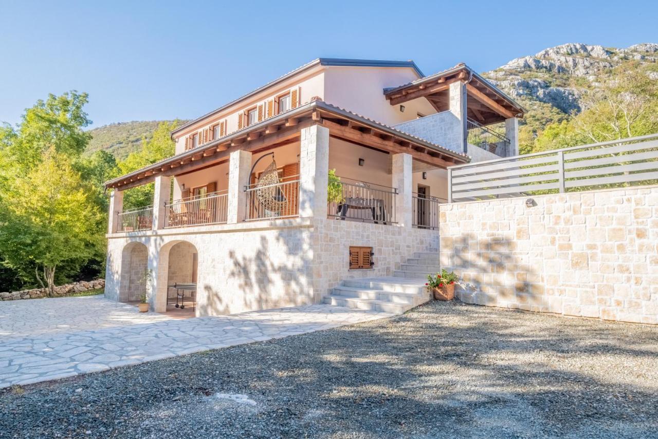 Amazing 4 Bedroom Villa With Swimming Pool And Wifi, Family Frendly 트리발즈 외부 사진