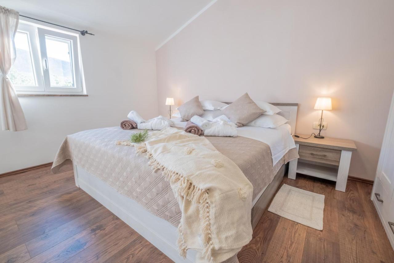 Amazing 4 Bedroom Villa With Swimming Pool And Wifi, Family Frendly 트리발즈 외부 사진