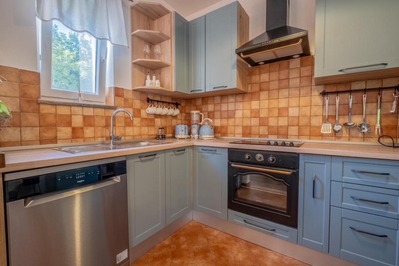 Amazing 4 Bedroom Villa With Swimming Pool And Wifi, Family Frendly 트리발즈 외부 사진